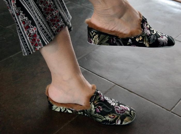 10 Best Slippers For Seniors: Comfort, Fit and Support Adults elegant slippers