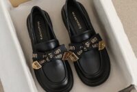 The Peak of Très Chic: Needing, Wanting, Loving: Fall Loafers
